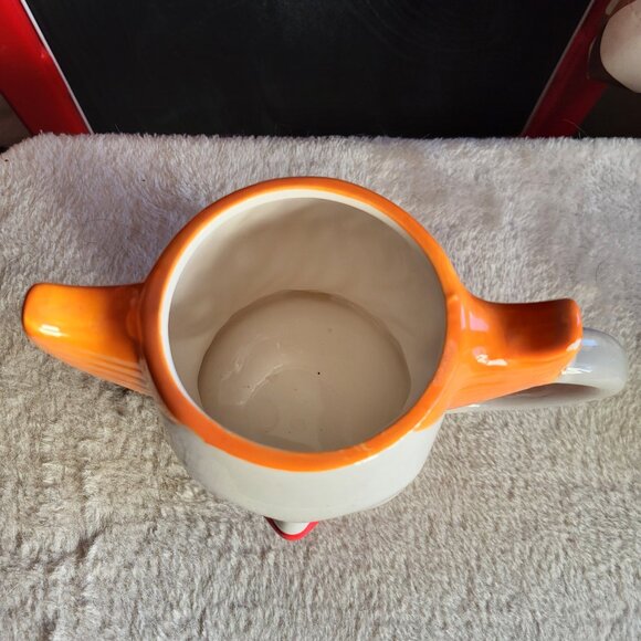 IT Pennywise 21 oz. Ceramic 3D Clown Mug Horror Stephen King Silver Buffalo GUC - Picture 2 of 10